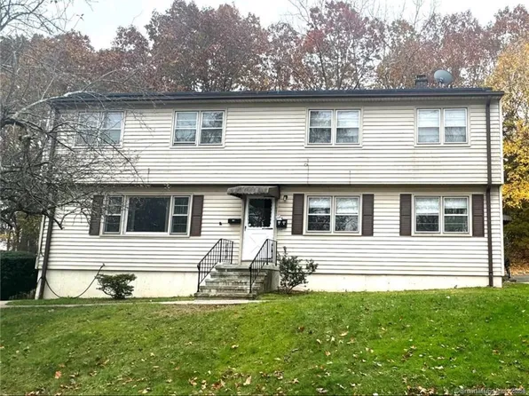 18 High Top Circle, Hamden, CT 06514