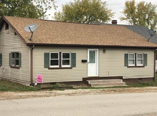 117 Cherry St, Henryville, IN 47126