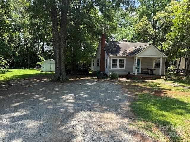 2nd image of 917 Tennyson Dr