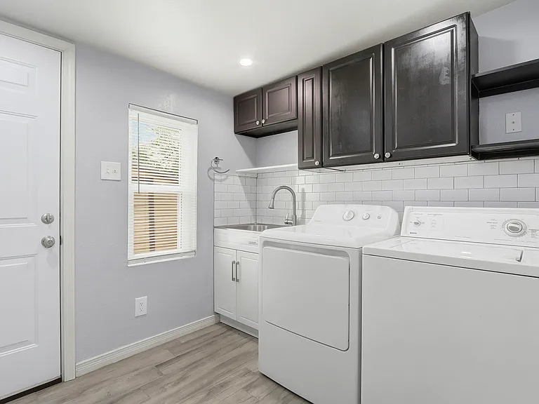 1310 E San Antonio Ave — Photo 15