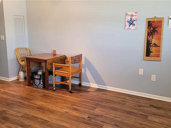 5th image of 5940 21st St N APT 15
