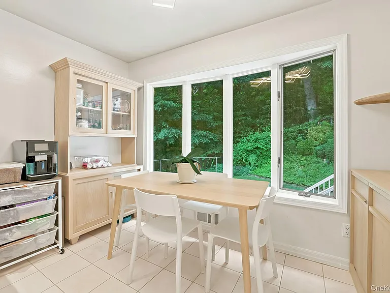 80 Hickory Hill Dr — Photo 13