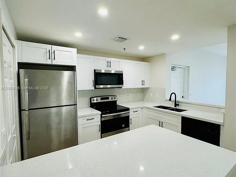 6560 NW 114th Ave #523 — Photo 4
