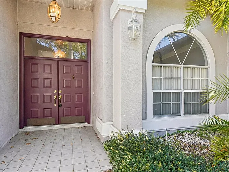 918 Academy Dr — Photo 3