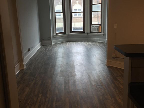 4th image of 139 1/2 E Lincoln Hwy APT 1