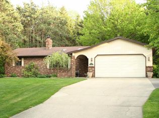 15864 Fendt Farm Dr, Holland, MI 49424