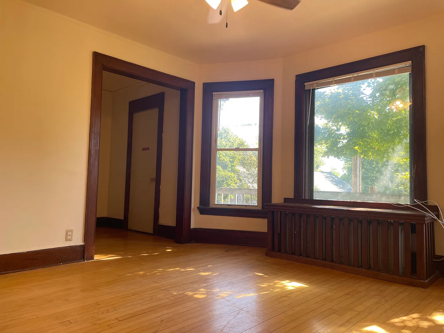 4 bed, 1243 sqft, $1,695 — Photo 3