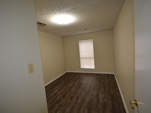 5th image of 2631 Woodmont Trl