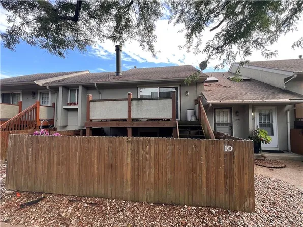 10991 Gillette St, Overland Park, KS 66210