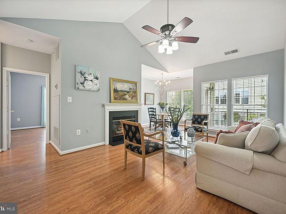 4th image of 4139 Fountainside Ln Unit 301