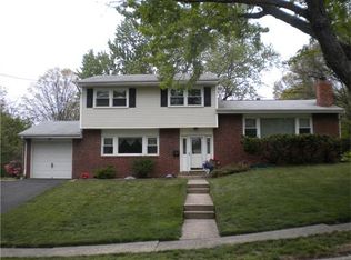 3 Ainslie Ct, East Brunswick, NJ 08816