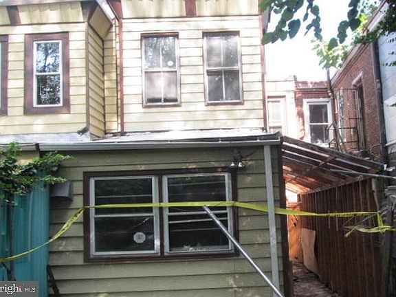 5th image of 2064 E Allegheny Ave