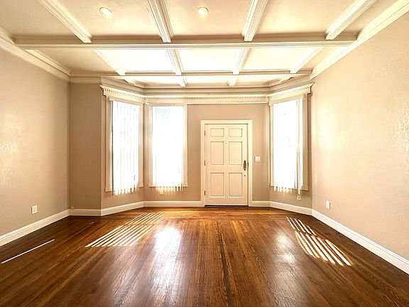 5th image of 3207 Telegraph Ave #502