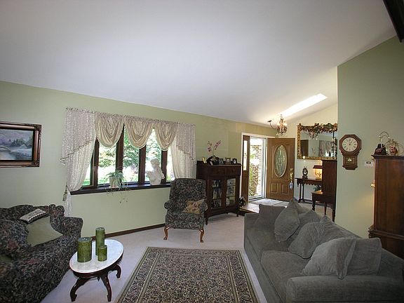 5th image of 13011 S Elaine Dr