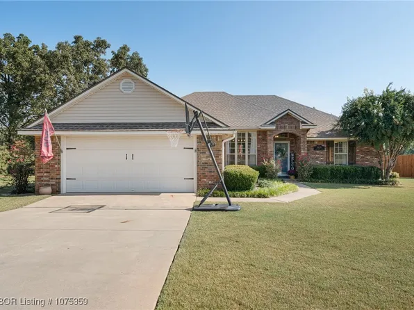 2420 River Vista Dr, Alma, AR 72921