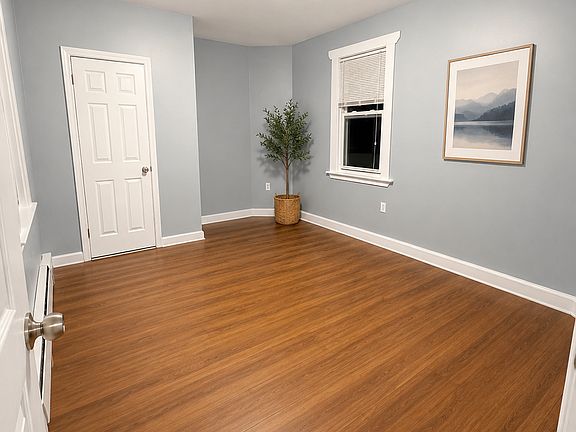 4th image of 1055 Capitol Ave #2E