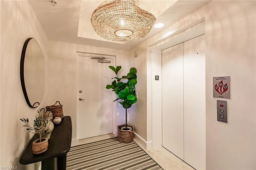 3 bed, 2.5 bath, 1910 sqft, $9,500 — Photo 2