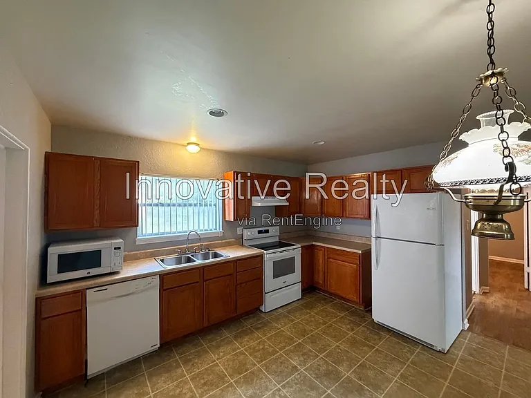145 S Sheridan Ave — Photo 5