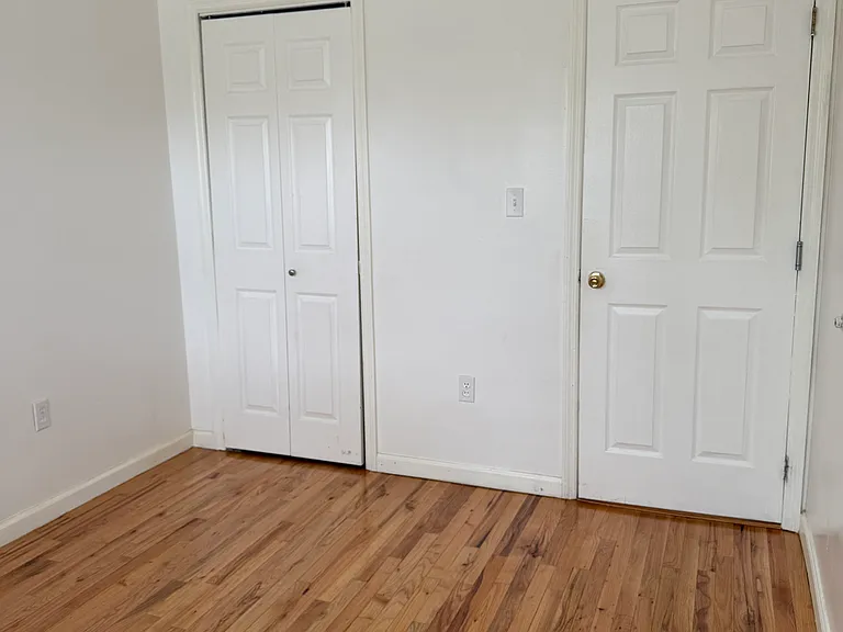3186 Baisley Ave #1 — Photo 6