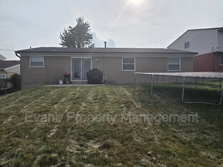 11884 Hamden Dr — Photo 30