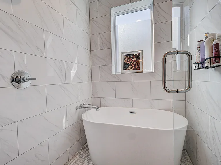 114 E Chester Ct — Photo 22