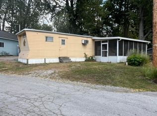 9246 Elm Dr, Lakeview, OH