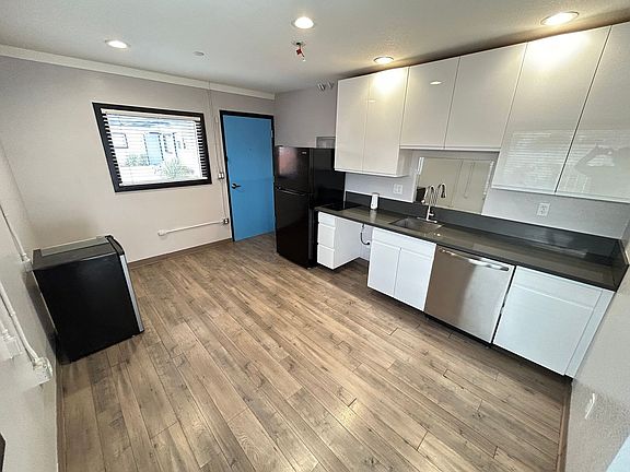 2nd image of 218 S 11th St APT 7