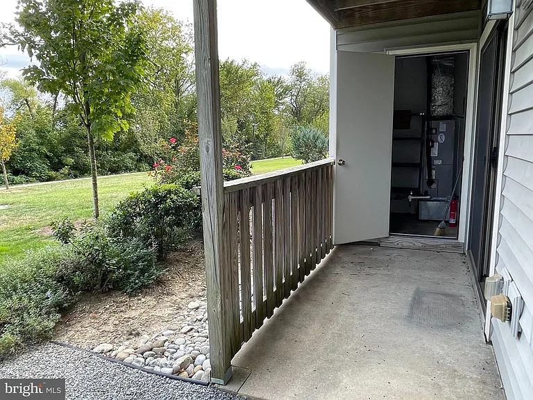 1216 Ravens Crest Dr — Photo 13