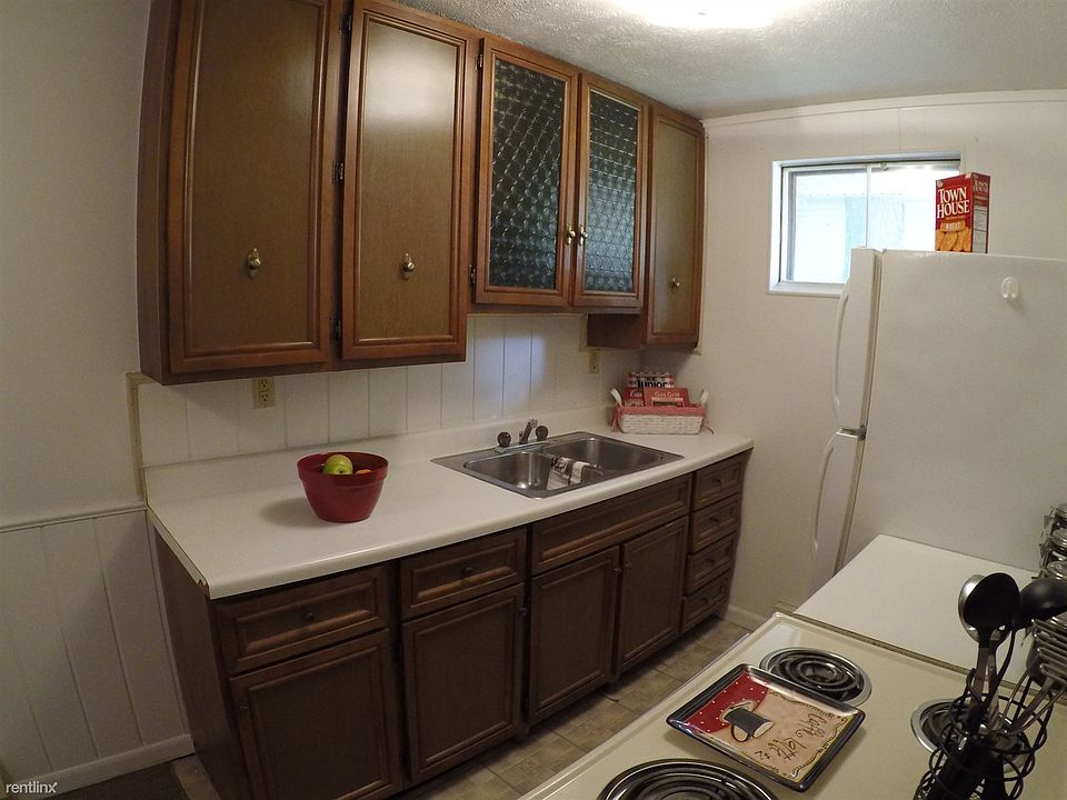 1020 Holloway Kitchen
