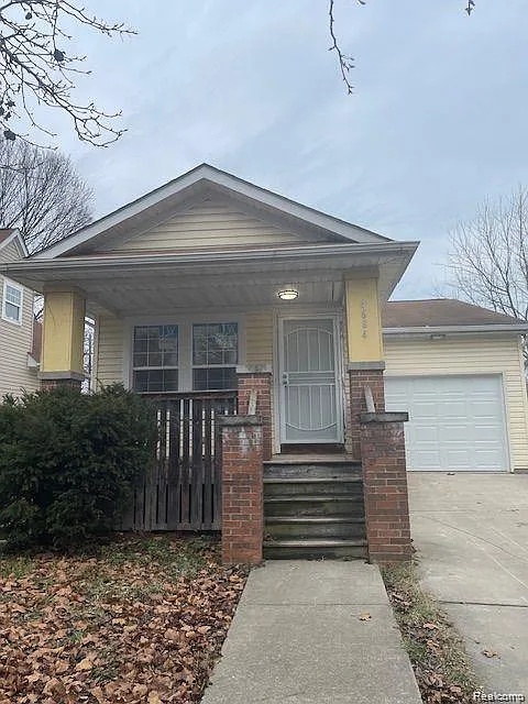 4 bed, 2.0 bath, 1477 sqft, $1,500 — Photo 1