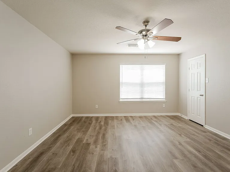 8410 Tararin Ln — Photo 10