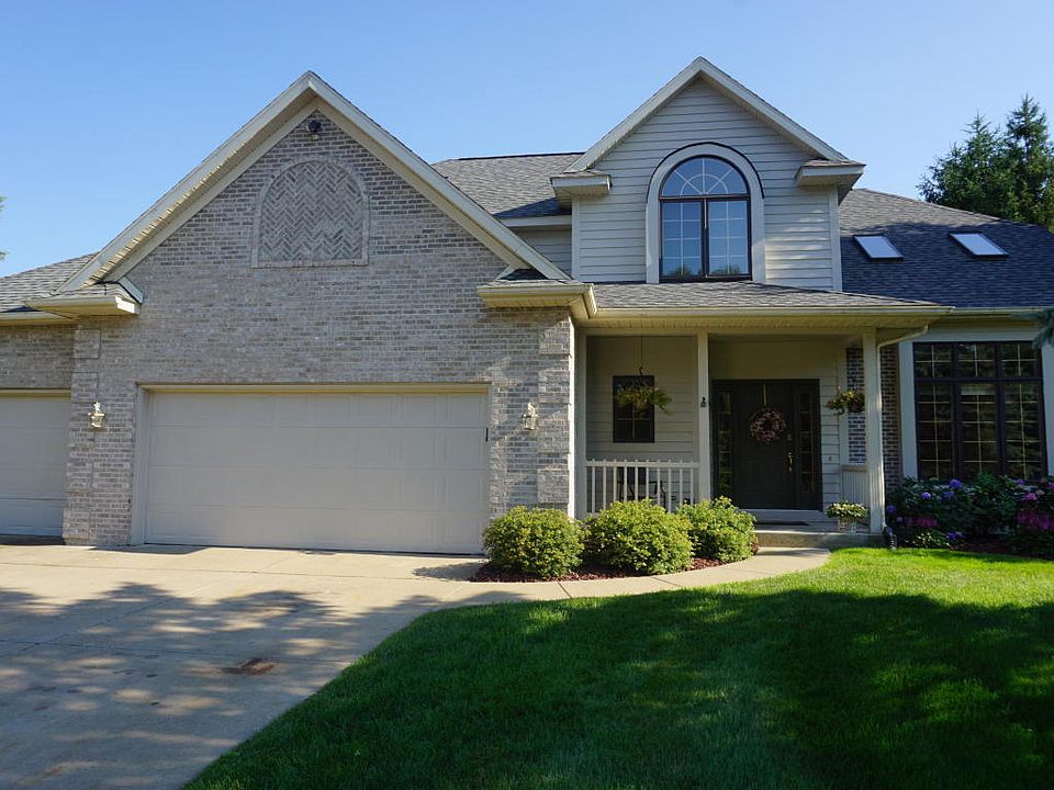 1st image of 457 Brittany Dr