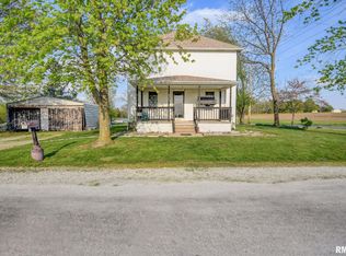 745 Sanford Ave, Nokomis, IL 62075