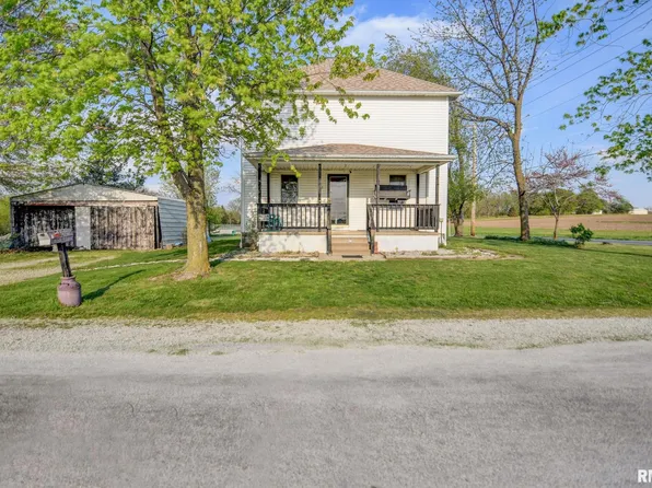 745 Sanford Ave, Nokomis, IL 62075