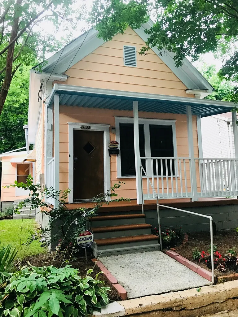 1032 Curran St - 1 — Photo 1