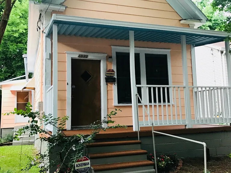 1032 Curran St NW — Photo 1