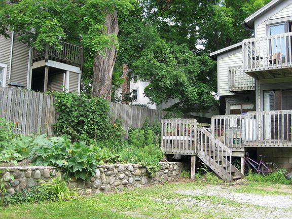 5th image of 617 W Liberty St #1