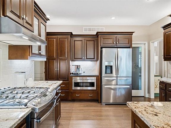 3rd image of 13757 Parkhill St