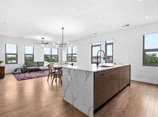 900 11th St SE UNIT 410, Washington, DC 20003