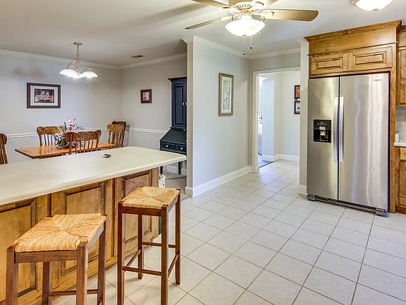 5th image of 102 Rosewood Way