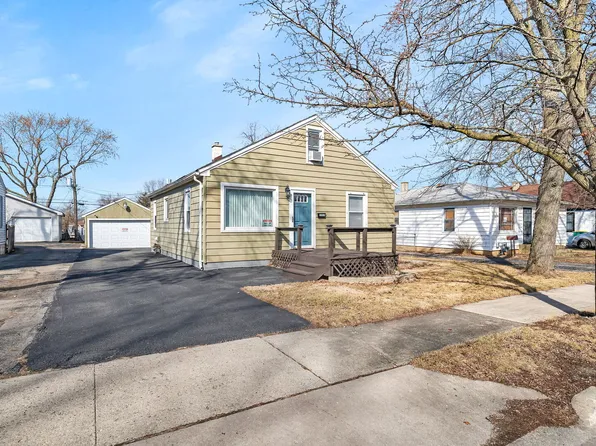 1313 Waverly Pl, Joliet, IL 60435