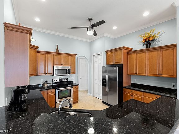 3rd image of 4021 SW 11th Ave