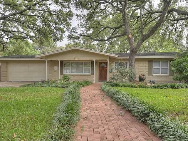 1st image of 2702 Twin Oaks Dr