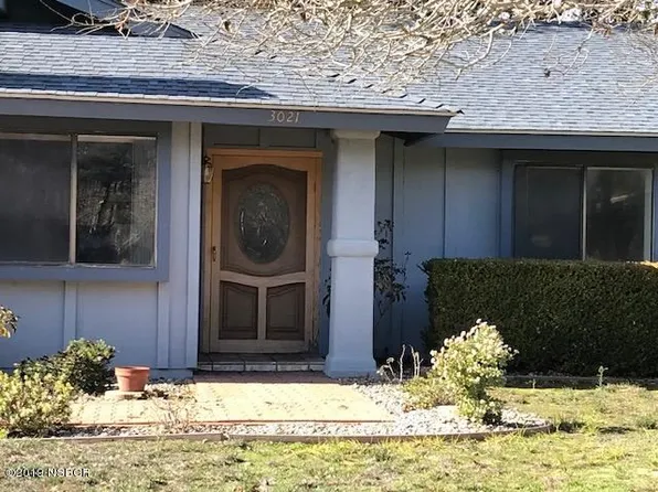 3021 Oak Pointe Dr, Lompoc, CA 93436