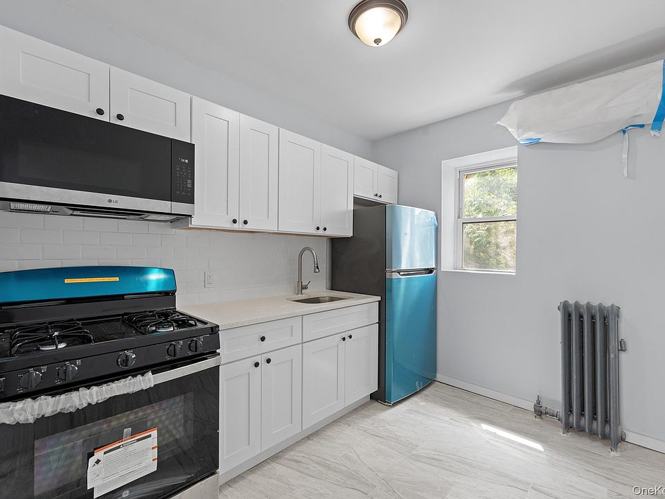 1st image of 482 Hegeman Avenue