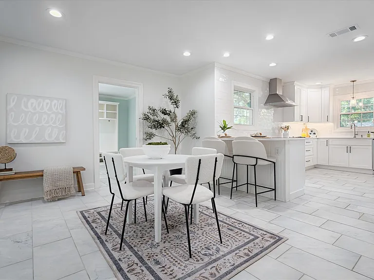 4525 Sequoia Rd — Photo 19