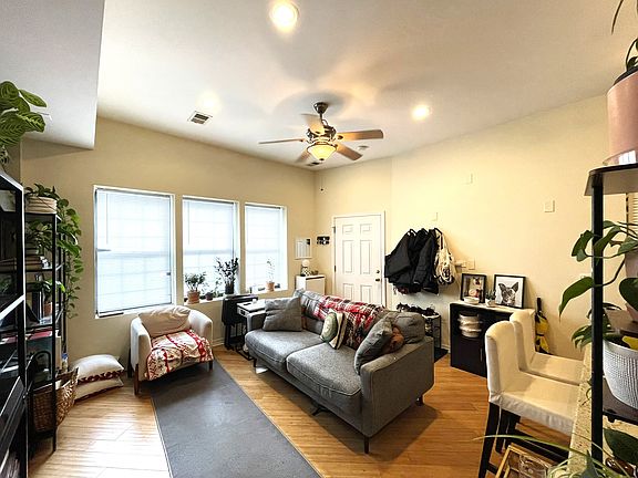 5th image of 1522 W Superior St #2