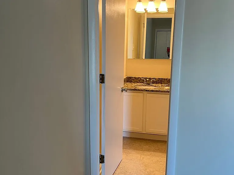 3229 Champions Dr — Photo 14