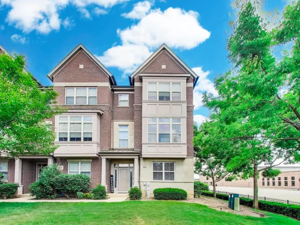 301 Alpine Springs Dr, Vernon Hills, IL 60061