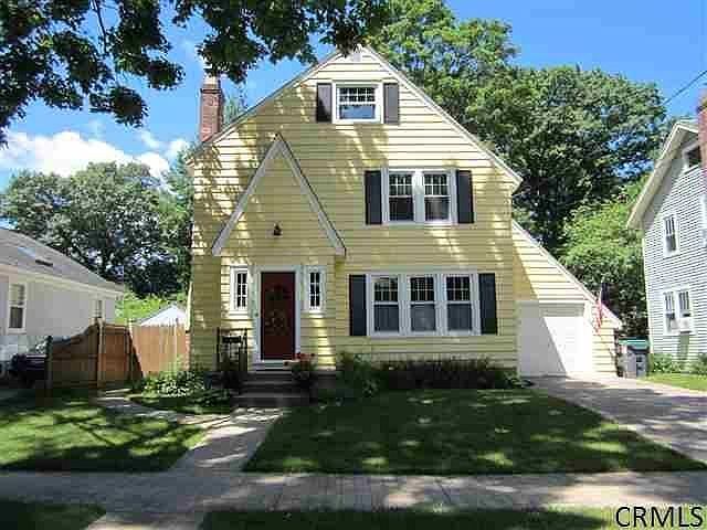 1st image of 41 Pinewood Ave